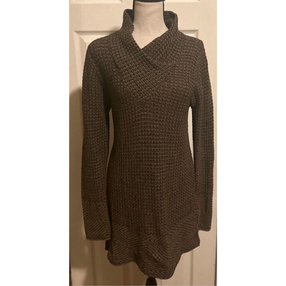 Eight Eight Eight Sweater Size Large